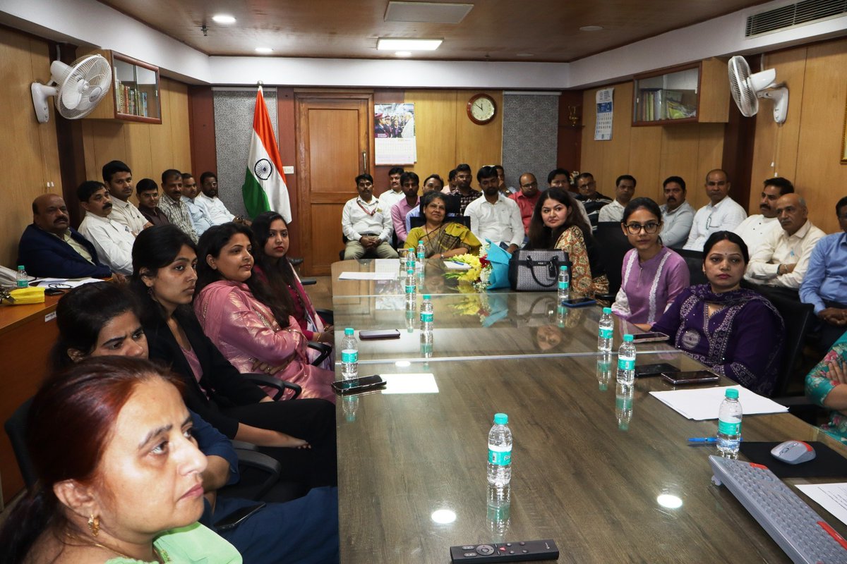 NMDFCIndia's tweet image. #P60: NMDFC celebrated #InternationalWomensDay2026. Dr. Abha Rani Singh, IRS, CMD NMDFC, presided over the function. Prof. @syeedun from @jamia_hamdard delivered a lecture on women’s empowerment. Mr. Abhas Bhardwaj from @KPMG spoke on AI in official work.
#GiveToGain @MOMAIndia