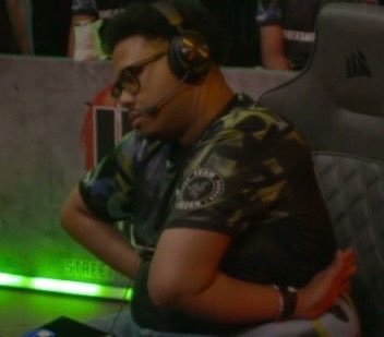 SR | JAK tweet media