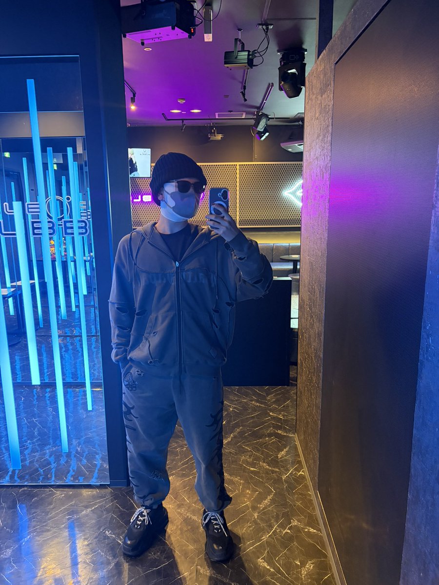 hiro__bubble's tweet photo. 顔面課金額300万突破‼️‼️
はぁまじ生きるの大変、、、
元の顔が良ければ整形しなくていいのに笑 https://t.co/IQXjIqR6ix