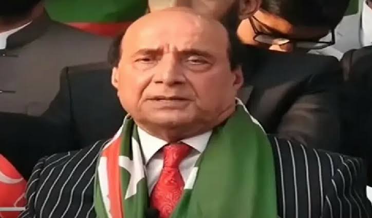miandawoodadv's tweet photo. یہ حالت اور حالات ہیں PTI کے وکلاء کی قابلیت کے👇👇👇
بریکنگ نیوز: اسلام آباد ہائیکورٹ کے ڈویژن بنچ نے عمران خان کے وکیل سردار لطیف کھوسہ سے پوچھا کہ متعلقہ جیل رولز بتائیں جن کے تحت عمران خان کو ہسپتال منتقل کیا جا سکتا ہے، سردار لطیف کھوسہ متعلقہ جیل رولز کی تیاری نہ ہونے کی وجہ سے وقت مانگ لیا، عدالت نے وقت دیتے ہوئے کیس کی سماعت 12 مارچ تک ملتوی کر دی