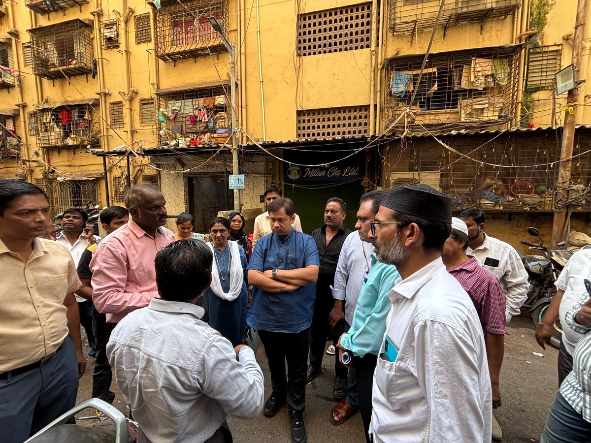 Had jt visit with both the officials from mmrda &amp; bmc in ram mandir related to civic issues.