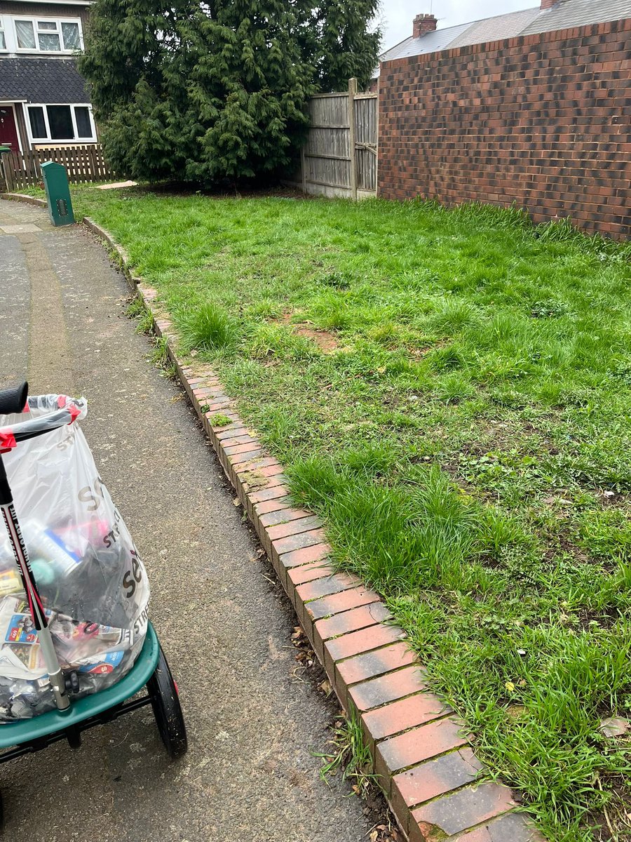 Litterwatch1's tweet image. While most people are dodging litter, Mick is out there defeating it 💚
Thanks for another great litter pick!

#litterwatch #volunteerpower #thanks