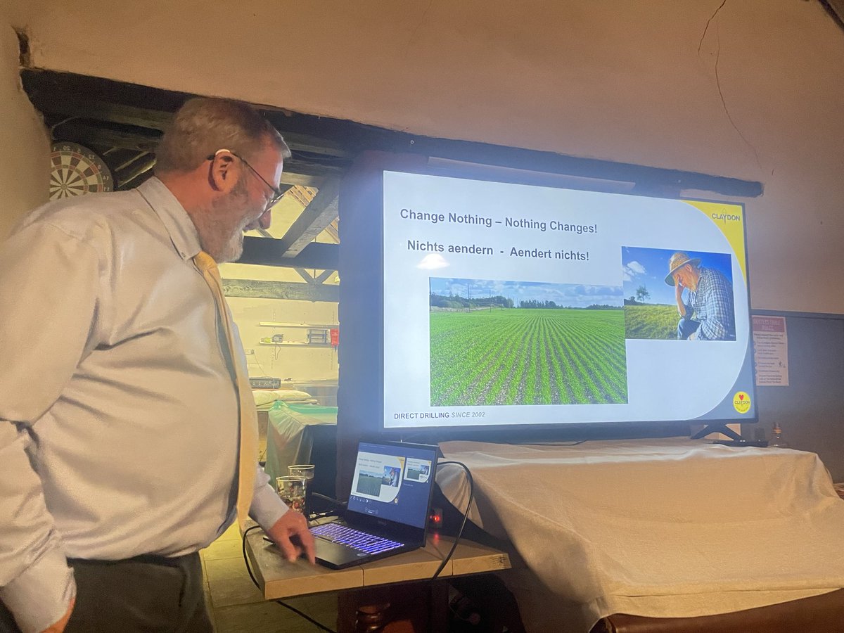 Mark Middleton tweet media