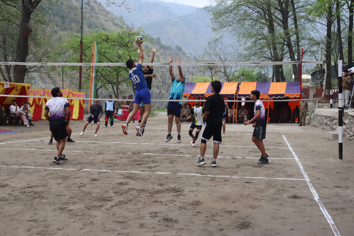 84BNCRPF's tweet photo. Final match of 87 CRPF Anny Volleyball Tourney orgd by 84 Bn held at Ramban on 10 Mar 26. Graced by N Gayabati Devi First Lady as Chief Guest, in presence of Ranbir Singh Comdt and others. In a thrilling match HMB Parnote emerged as Champion by defeating Chanderkote Defenders! https://t.co/uzR2DjOj7j