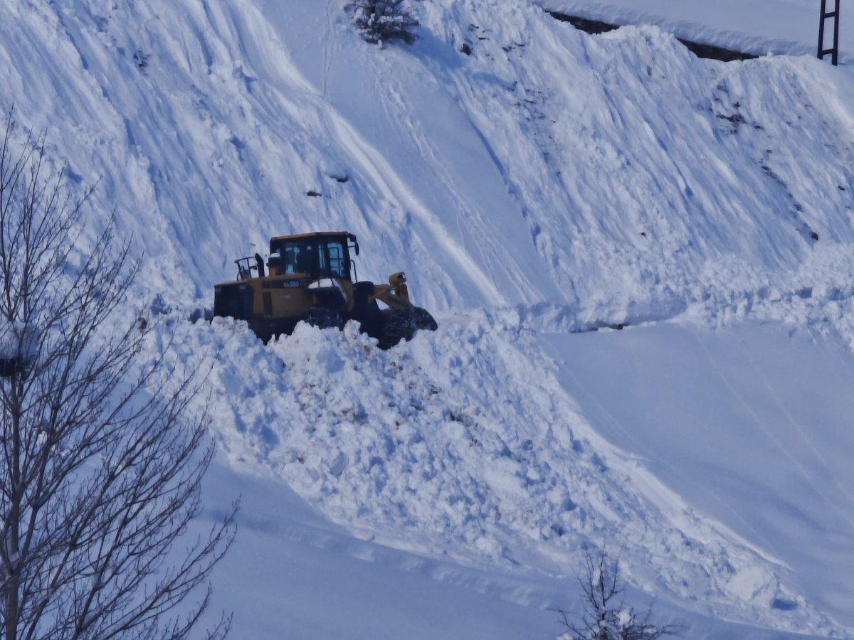 Bitlis'te mart ayında karla mücadele çalışmaları sürüyor bitlishaber13.net/bitliste-mart-…