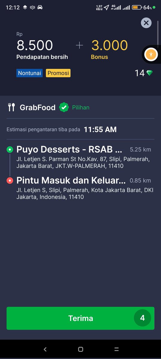 egafhrz's tweet photo. Sebenernya bisa aja aplikasi ngurangin masalah kekurangan driver. Driver mungkin gamasalah kalo harus pickup order yang jauh tapi jarak anternya masih masuk diakal. Tapi kalo contoh dibawah ini emang gamasuk akal wkwk. Solusi yang bisa dipake sama aplikasi, yaitu driver dikasih - https://t.co/aYPzcvxL0q