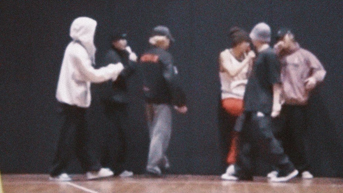 taekook𑁤 tweet media