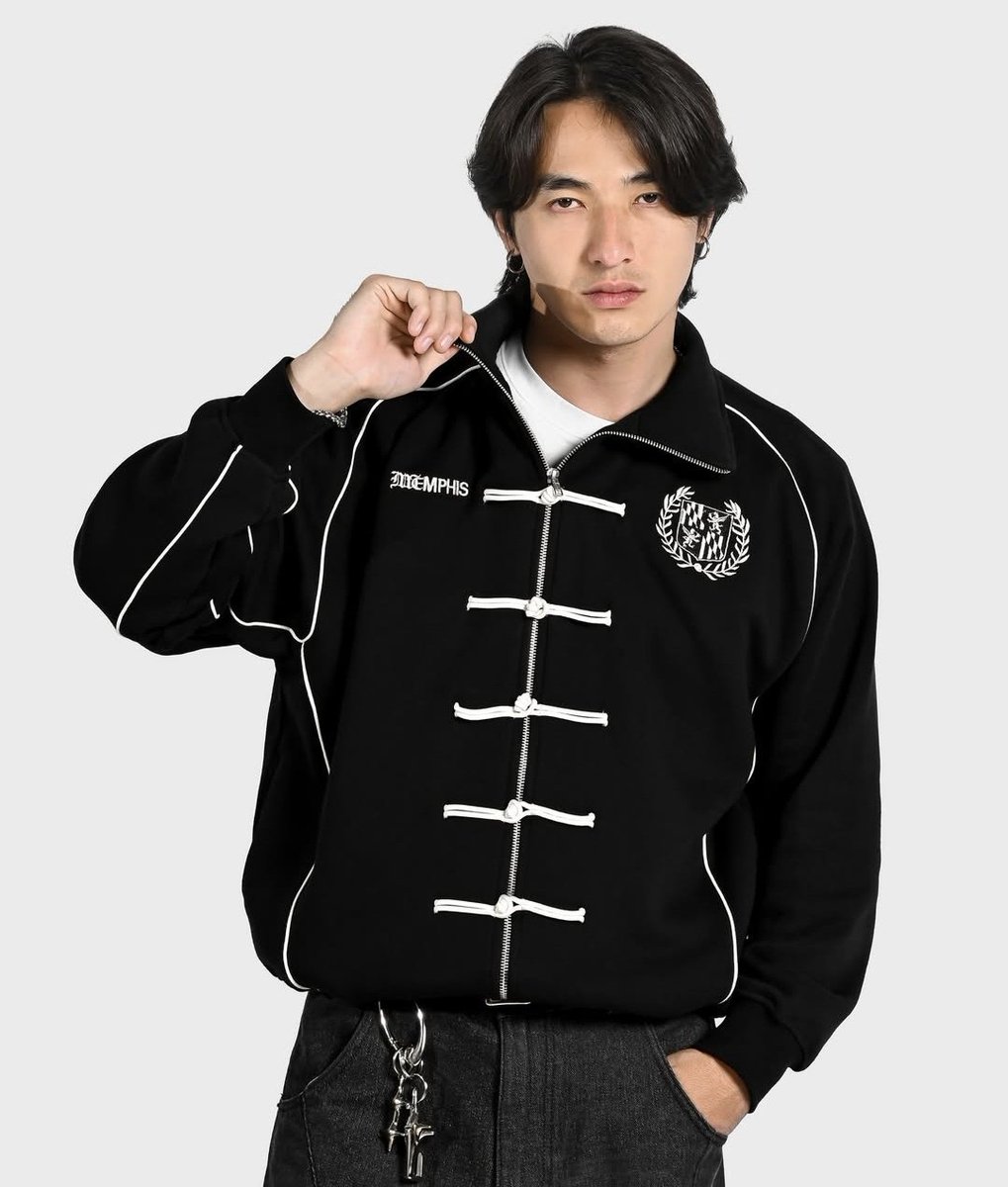 eugazelle's tweet photo. found the coolest pieces from a local brand. https://t.co/1tqkmKKKJH