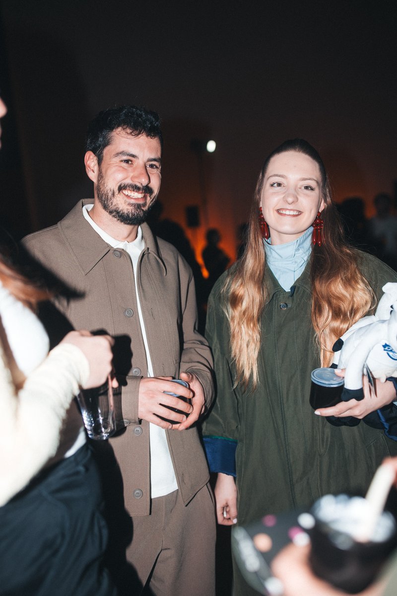 AcademiaGalegaA's tweet image. ✨ Momentos máxicos da 𝘅𝘂𝗻𝘁𝗮𝗻𝘇𝗮 𝗱𝗲 𝗳𝗶𝗻𝗮𝗹𝗶𝘀𝘁𝗮𝘀 retratados por #AigiBoga.

📎 Todas as fotos da xuntanza aquí: i.gal/NMDxt

#PremiosMestreMateo #Audiovisual #Premios #Galicia #AudiovisualGalego @CulturaXunta @vicedepulugo  @concellodelugo @TVGalicia