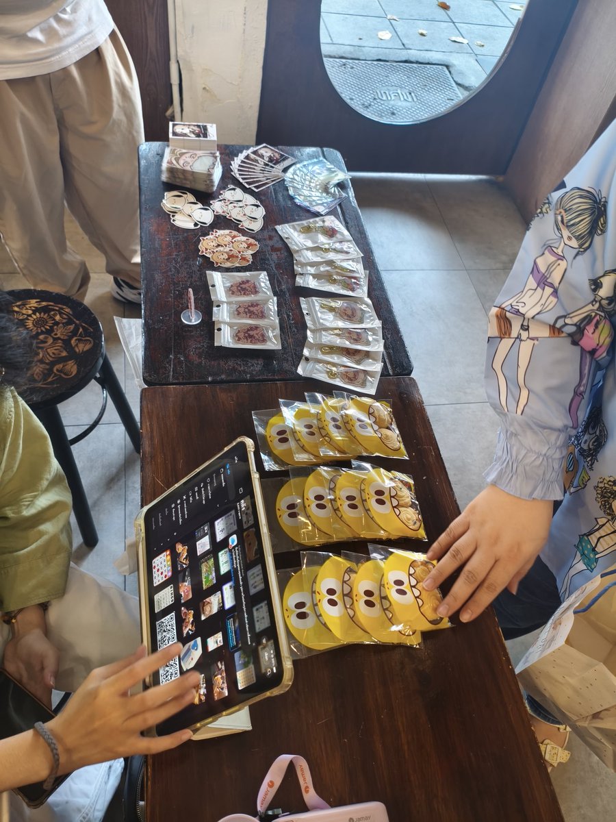 The Lantern of Memories Café 🏮✨ tweet media