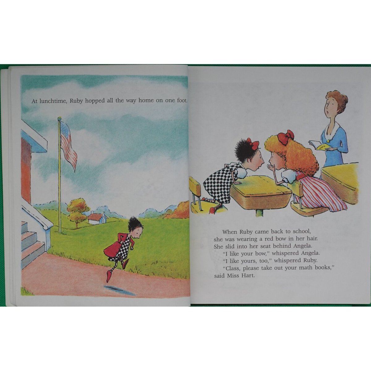 B_Edler1's tweet image. "Toss what’s worn, keep what warms—old clothes, books, trinkets sorted!  Less clutter, more calm. #DeclutterDay #OldThingsLoveNewHomes"