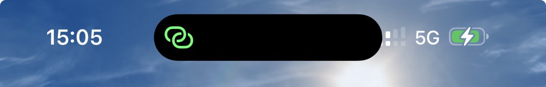 WealthChakraa's tweet image. Network bar hides as soon as Dynamic Island activates. Please fix #apple #timcook