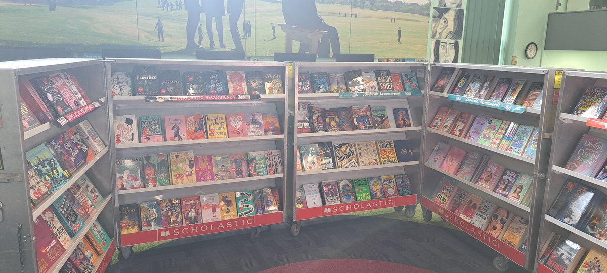 Hardenhuish Library tweet media