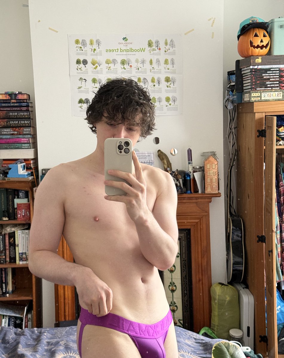 itsstillkieran's tweet photo. Getting ready for a personal trainer session today and wearing this very shiny but not super roomie jock from jockmail https://t.co/nkpyEsAjTk