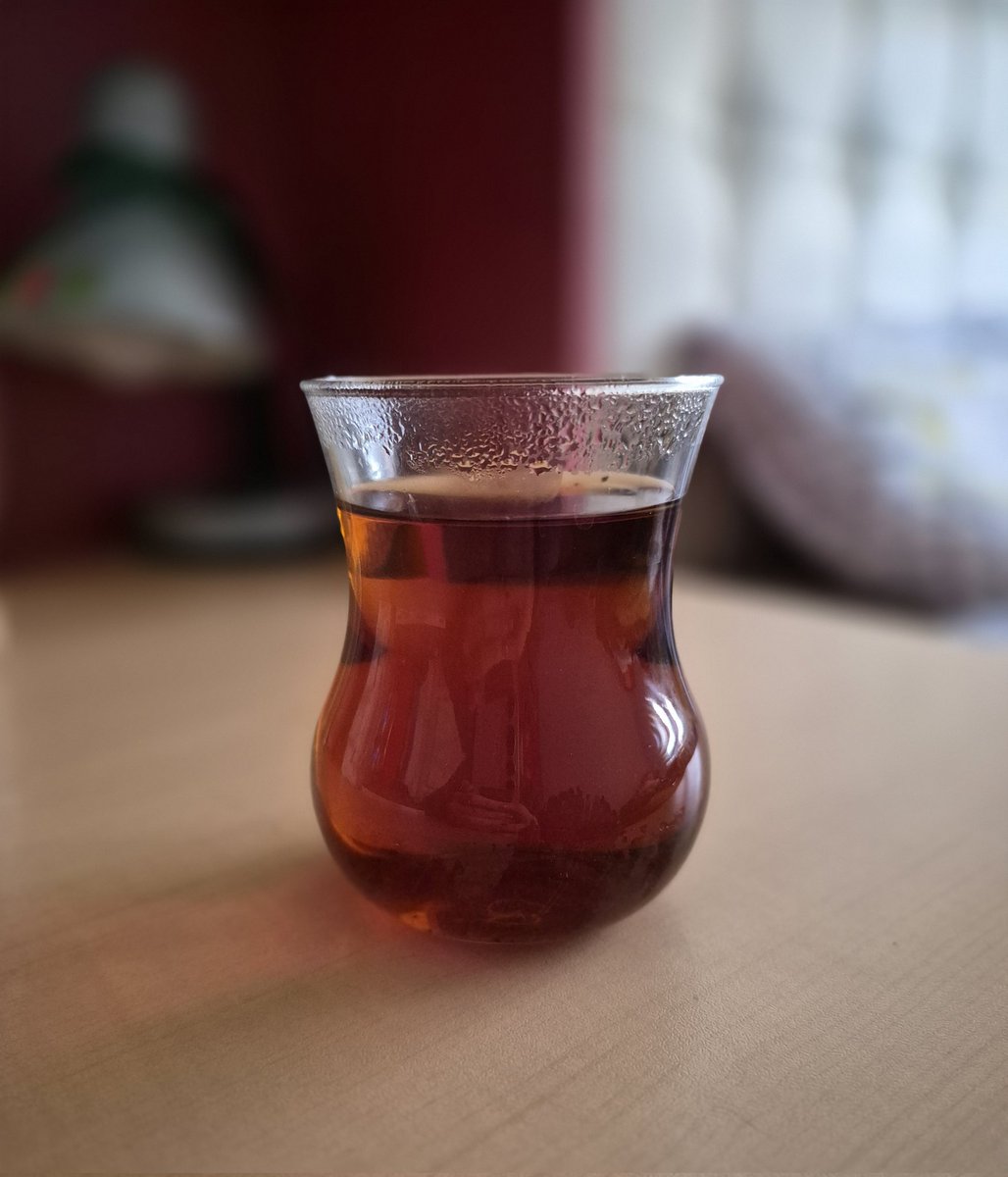 chr1ssaurus's tweet image. Kupayla cay ıctıgım ıcın mobbıng yemıstım alın bır subar dagı cay ıcıyom sımdı #havefun #lifeisthis