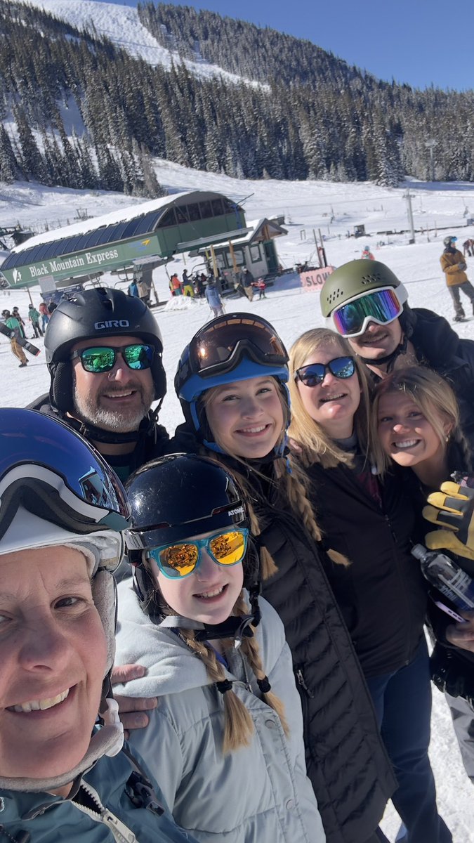 Coach Saunders 🏐 tweet media