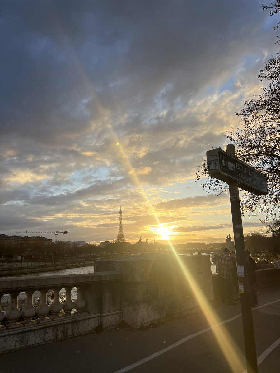 𝖆𝖇𝖎𝖌𝖆𝖎𝖑 𝖈𝖆𝖗𝖑𝖘𝖔𝖓 tweet media