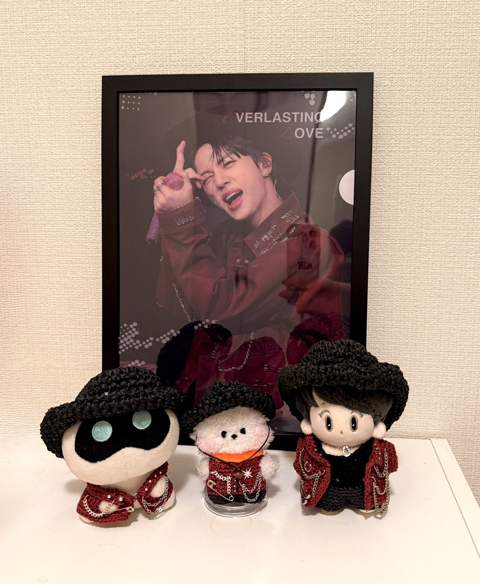 yokow17's tweet photo. どの赤ロペが好きですか🤠💘
#ROPEIT #JIN #RJ #WOOTTEO #RUNSEOKJIN_epTOUR https://t.co/rH87gt3R7g