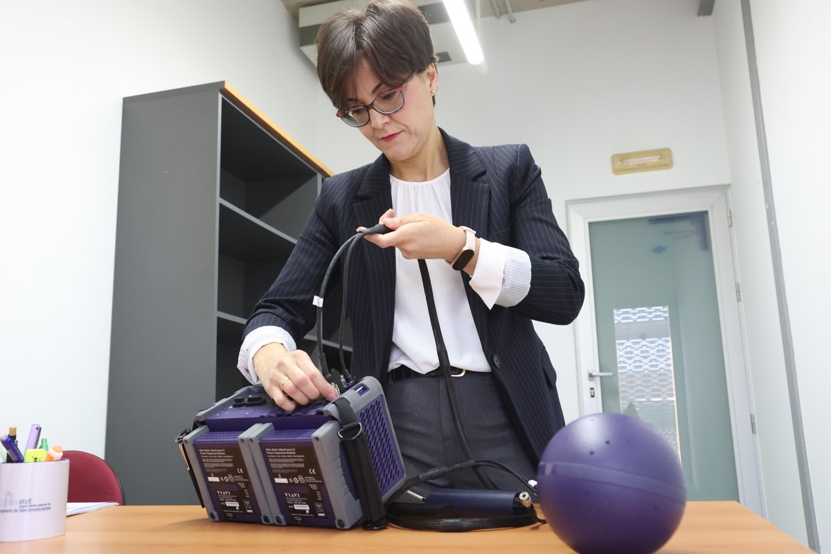 UPCToficial's tweet image. 🔵La científica nº1 en #Telecomunicaciones, Concepción García, vuelve a la Región para impulsar en la #UPCT tecnologías médicas intracorporales

Desarrollará aplicaciones médicas basadas en microondas y estudiará el 5G/6G en el entorno del cuerpo humano

🔗upct.es/noticias/2026-…