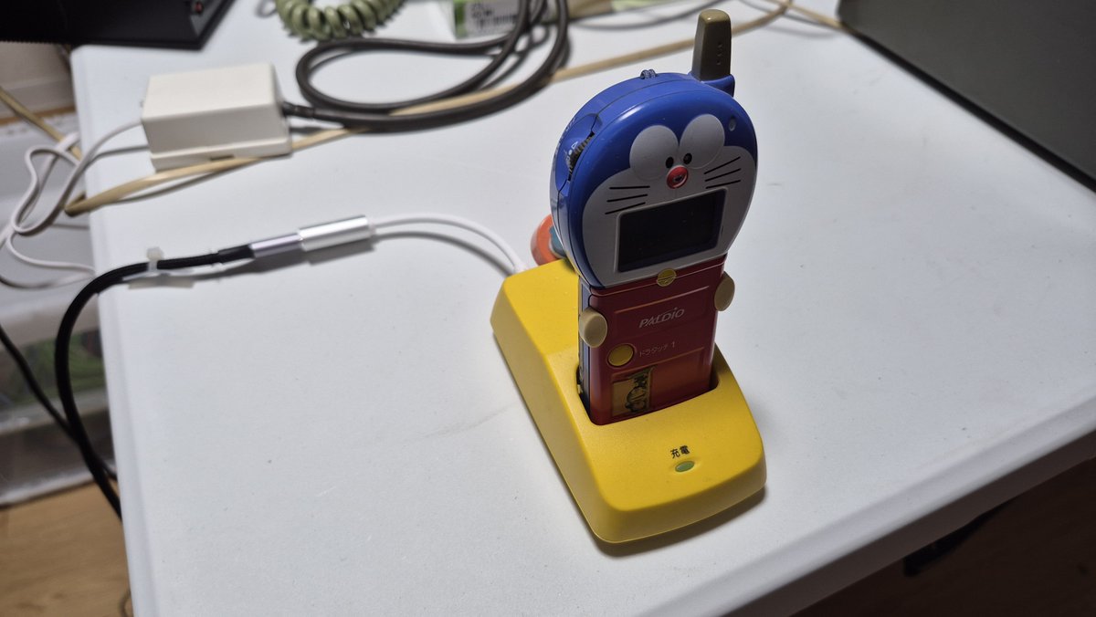 uesitananame55's tweet photo. これおすすめ
よくあるPD充電器(出来ればPPS対応)で任意の電圧出せる
昔の変な電圧(8Vとか9.5Vとか)要求するデバイスとかに向いてる
#VFLEX
ツンドラトラッカー作ってるところだから安心 https://t.co/YJtJDwS8mz