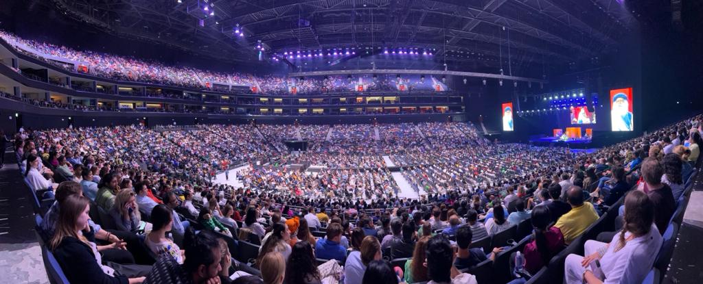 SEkapada's tweet photo. Is this some rock concert in Dubai? https://t.co/Y1eeuf93VR