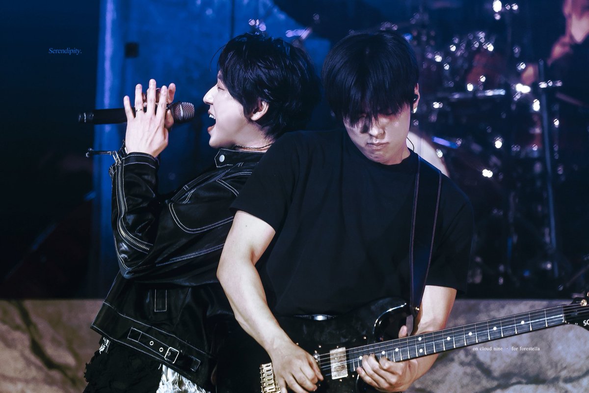 260308 𝐔𝐍𝐈𝐕𝐄𝐑𝐒𝐄 : 𝐄𝐂𝐋𝐈𝐏𝐒𝐄 
#강형호 #이우현 #PITTA 

🎤🎸🤘💥