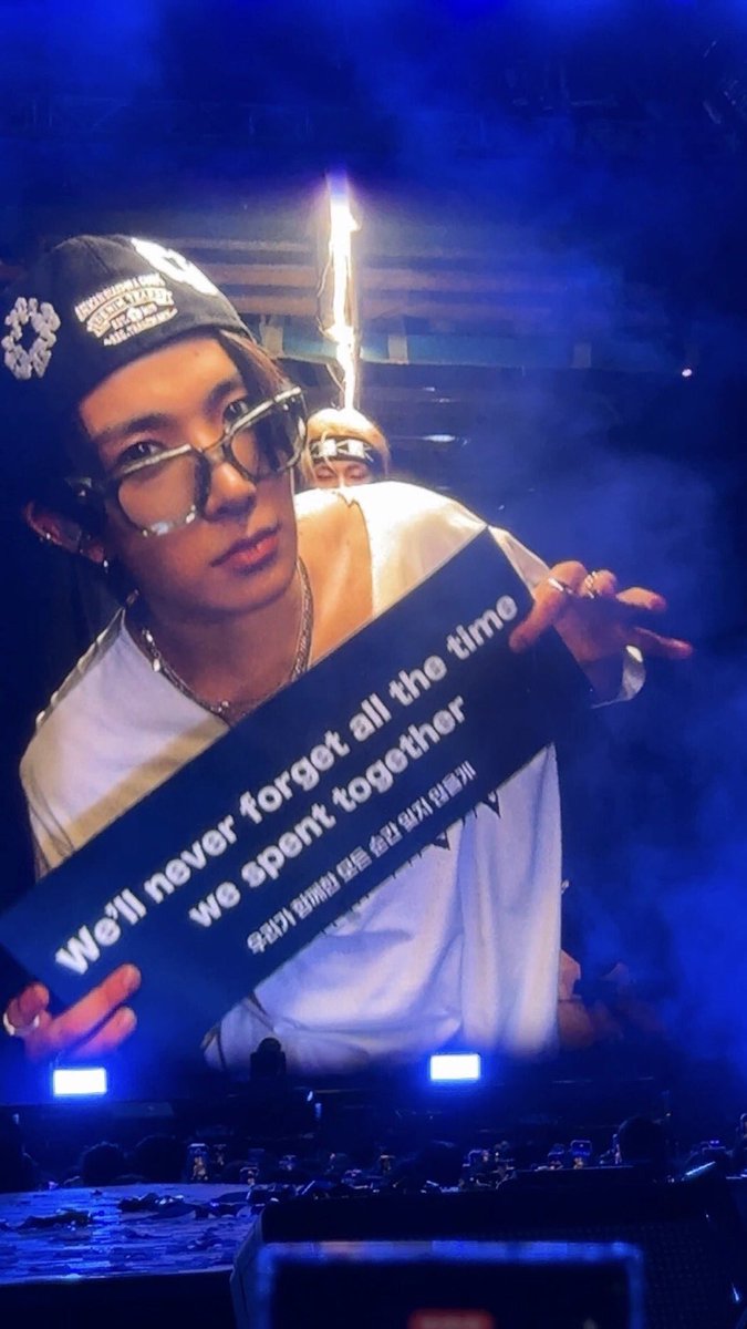 alwaysheevan's tweet photo. the banner heeseung holding during wtl in bulacan hits different now https://t.co/PZLZhyXG5f
