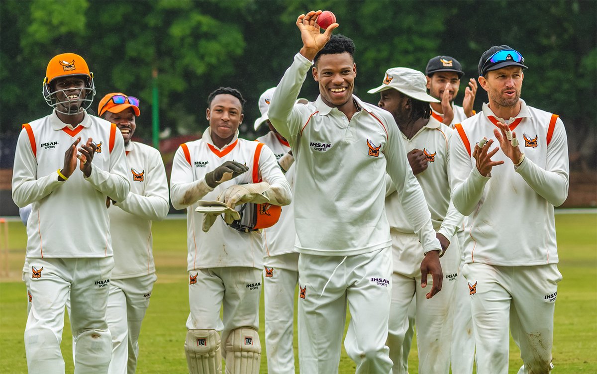 zcdomestic's tweet photo. A maiden first-class five-wicket haul and career-best bowling figures for Kudakwashe Macheka 🌟.

Tuskers were bowled out for 95, with Eagles enforcing the follow-on.

Score - 30/1, trail by 226 runs

#TSKvEAG #LoganCup #4DayMatch 📝 https://t.co/IqvOguUBMs https://t.co/VNuHoucvUd