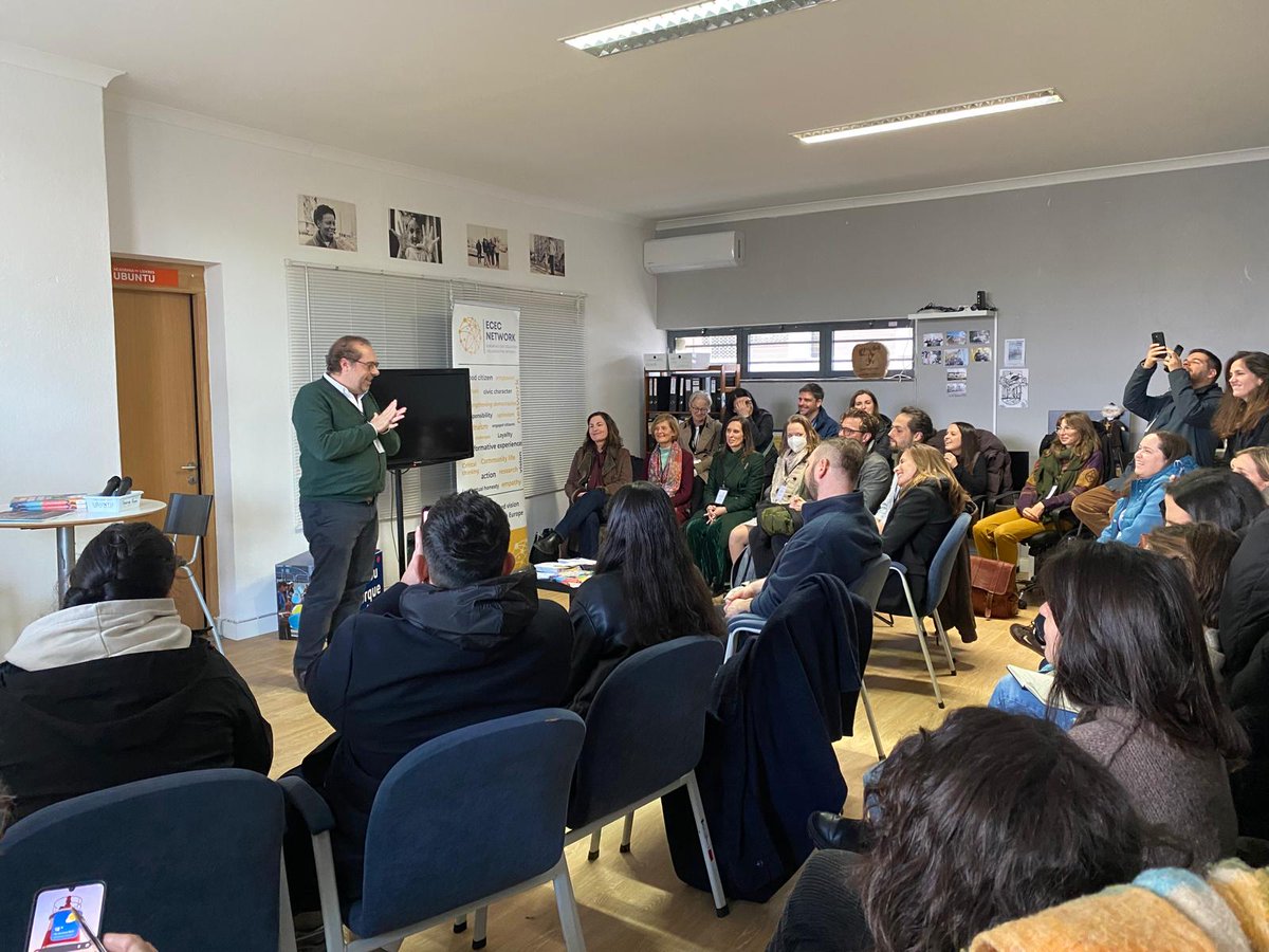 Sociedad y Educación tweet media