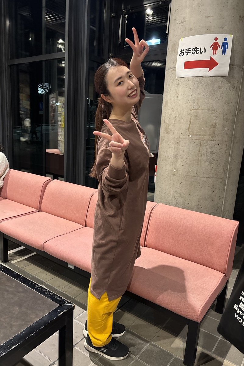fiii_0725's tweet photo. #ルイボスティーはバニラの味
#アイホールショーケース
のびのび演じさせていただきました✨この役を任せていただき本当に光栄で嬉しかったです☺️
紗奈の写真がなかったので稽古写真📸
台本から「暴れて！」って伝わってくる役で、楽しみながら演じさせてもらいました！

『来るべき日』
紗奈＆樹里役 https://t.co/Dm9ombuzhg