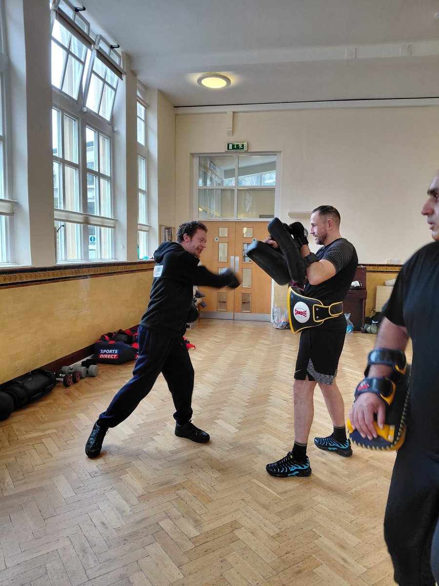RRR_LUF's tweet image. Striking Forward 🥊💪

A brilliant Thai boxing session in Accrington bringing the group together! Lots of energy, focus, and teamwork. Another fantastic way to support both physical and mental wellbeing.

#RedRoseRecovery #ThaiBoxing #Accrington #ActiveRecovery