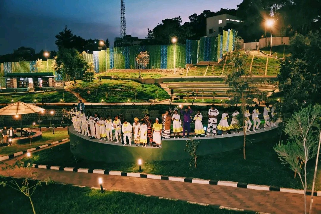 antenehhabte27's tweet photo. The "Addis Ababa" is blooming! 🌸 Witness the incredible transformation of Tewodros Square, the all-new Dil Plaza, and the Qurtumi Riverside. Piassa isn't only a historic district anymore—it's a model for modern urban living in Africa.
​#AddisAbaba #Piassa #CorridorDevelopment https://t.co/tXsVZEGAQN