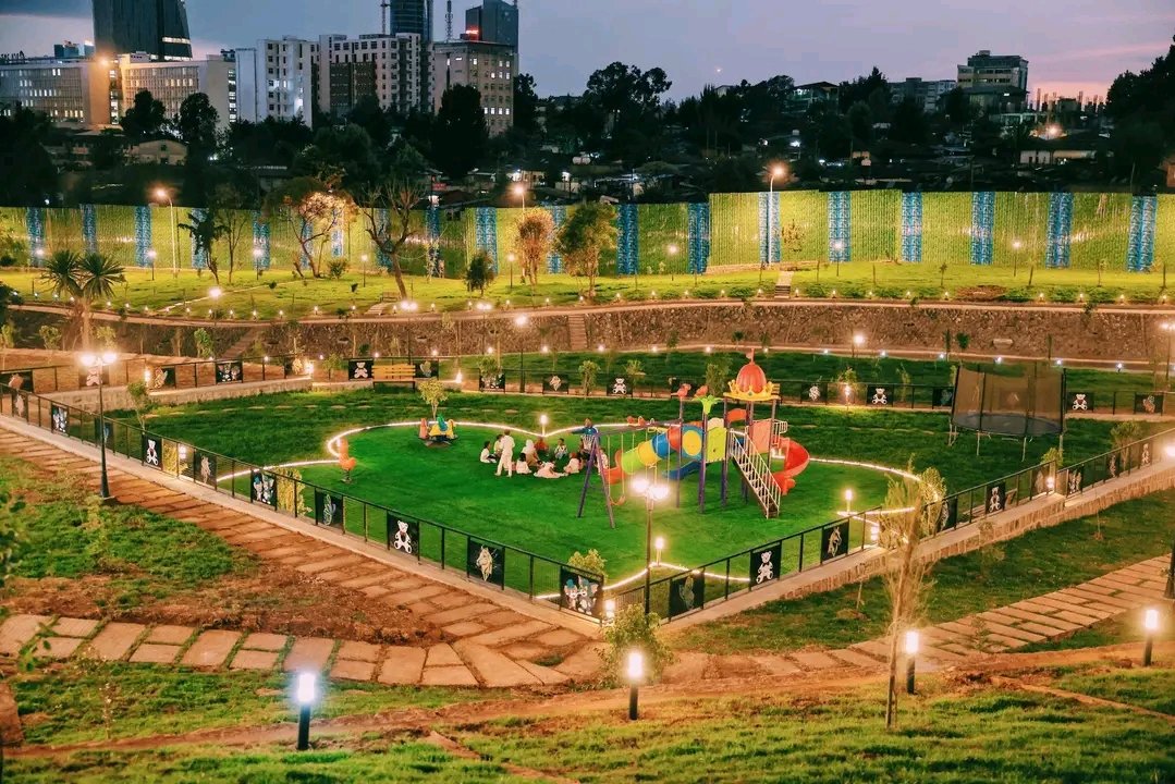 antenehhabte27's tweet photo. The "Addis Ababa" is blooming! 🌸 Witness the incredible transformation of Tewodros Square, the all-new Dil Plaza, and the Qurtumi Riverside. Piassa isn't only a historic district anymore—it's a model for modern urban living in Africa.
​#AddisAbaba #Piassa #CorridorDevelopment https://t.co/tXsVZEGAQN