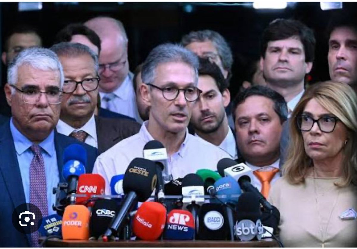 EduGiraoOficial's tweet photo. AGORA É COM OS SENADORES E BRASILEIROS! #acordabrasil🇧🇷
Pela primeira vez desde a 56° legislatura,o Conselho de ética do @SenadoFederal é acionado contra o presidente Alcolumbre por omissão institucional e abuso de poder de suas prerrogativas.Chega de inércia e sigilos! Nossa Casa precisa parar com desvio de função via balcão de negócios de emendas e cumprir seu dever constitucional,abrindo impeachment do ministro Moraes e CP(M)I do Banco Master. Paz & Bem