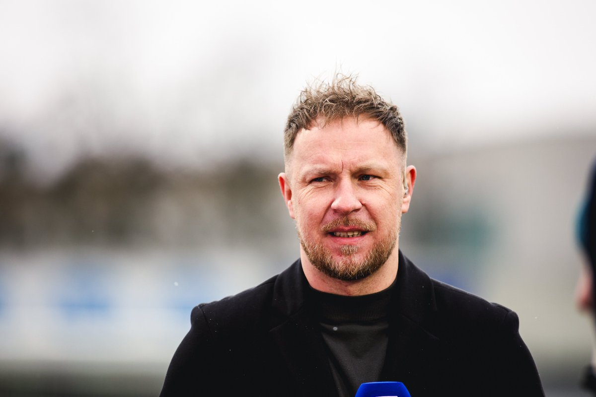 Dlaczego kibice Wisły nie zostali wpuszczeni na mecz we Wrocławiu? Według Rafała Grodzickiego dlatego, że... nie przyjechali.

No tak, przecież Śląsk już czekał z rozłożonym dywanem, przygotował herbatę i kanapki. 

Dziwną wypowiedź dyrektora Śląska komentuje <a href="/jakubbialek/">Jakub Białek</a>