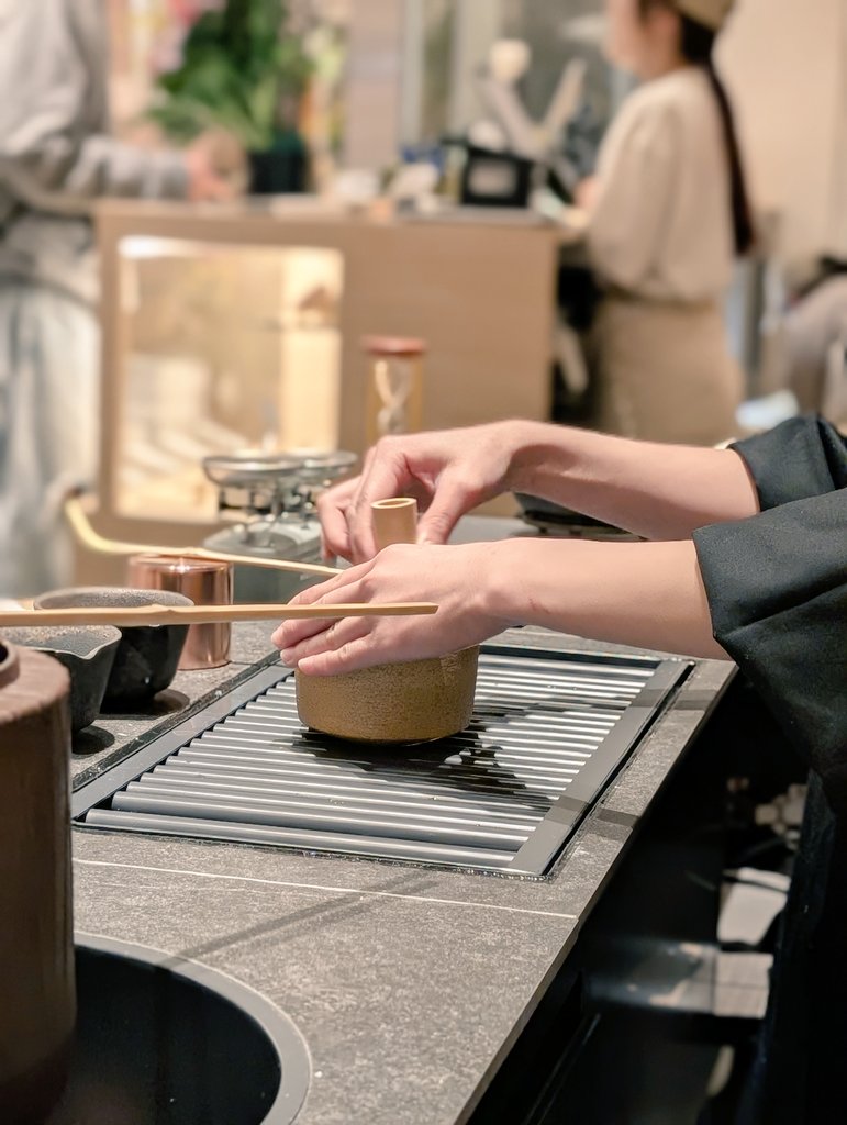 gaz777_'s tweet photo. 赤坂おぎ乃和甘茶房が本日GINZA SIXにオープンされました✨
虎ノ門店より家から近いし、銀座には行く用が日頃あるので嬉しいかぎりです😆
どら焼もその他の甘味、拘ったお茶、もどれも美味しかったです😋 https://t.co/yEwLoYteF2