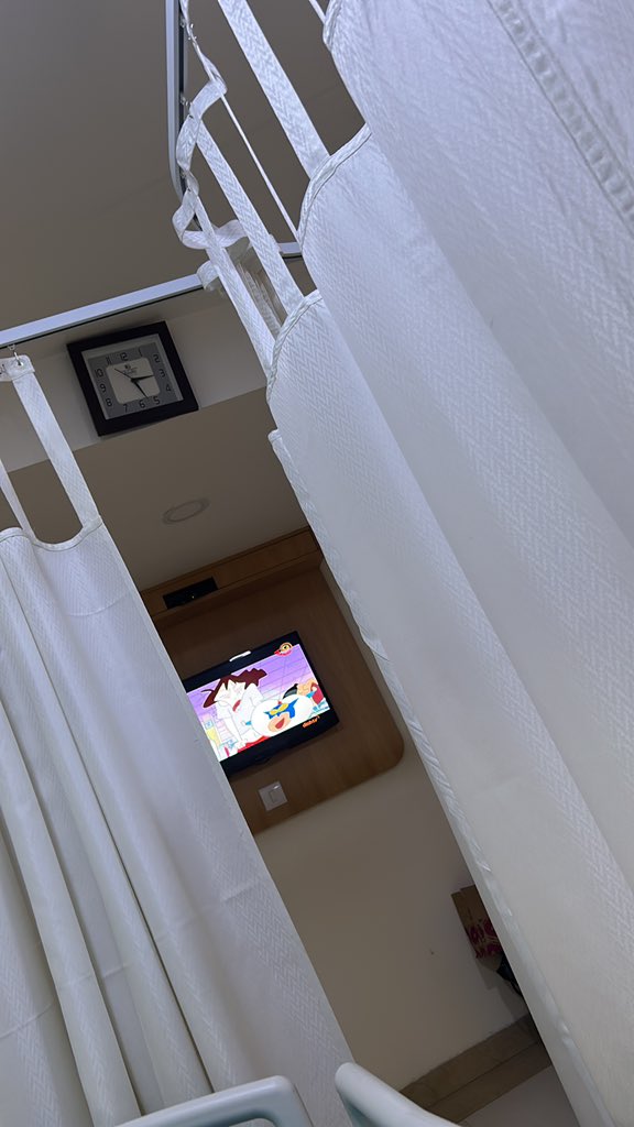 sangaldoo's tweet photo. Sharing my hospital room with a kid and he has been watching Shin Chan for 2 hours straight https://t.co/qYrMmBXEfB
