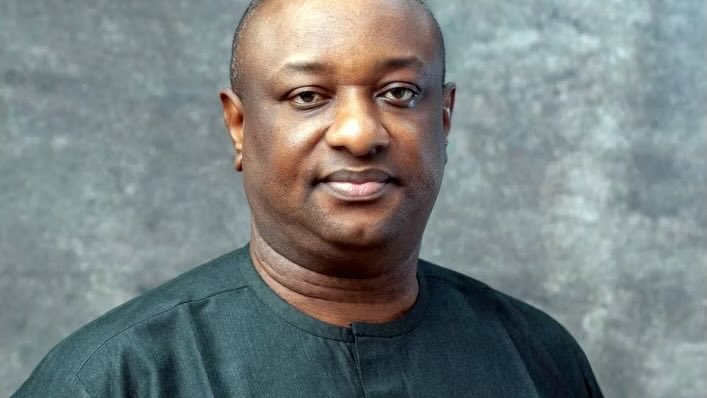 NigNewsDirect's tweet photo. The Minister of Aviation and Aerospace Development, Festus Keyamo, has announced a temporary, two-month suspension of the controversial $300 helicopter landing fee.

Read the full report on
https://t.co/zNs26MBqAR

#nigeriannewsdirect #newsdirect #nigeriannews #FestusKeyamo #Aviation #PolicyUpdate