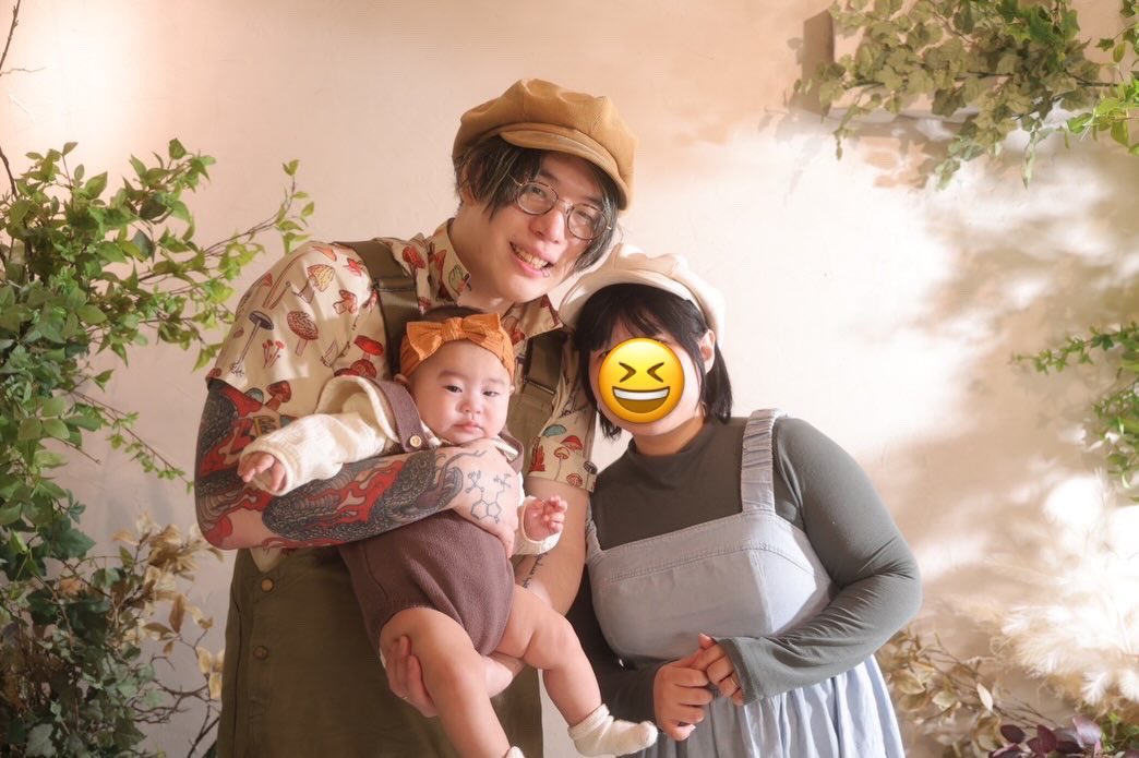 08421104's tweet photo. スタジオで家族写真 https://t.co/eih7HpmQWY