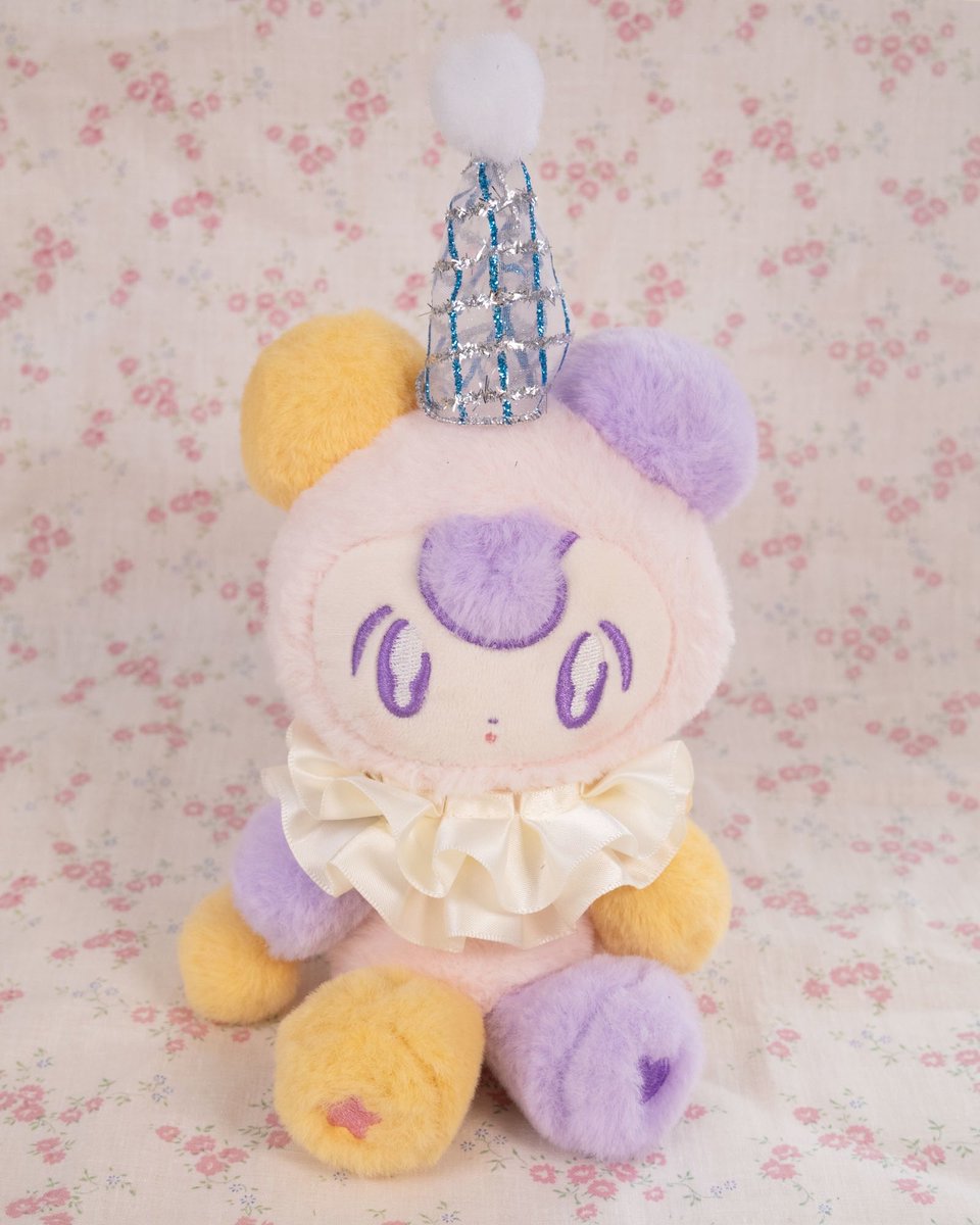 comcomblue's tweet photo. POCKET COMPANION 「#Mallow」の襟は着脱可能なので、お洋服を着せ替えてみました👒🍓

NFCタグ入りですが、Mallowはお洗濯も可能です◎🧺水に濡れても大丈夫！

3月11日までの2人展 #春のまにまに にて販売中。全世界でのオンライン販売対応はもうすぐお知らせ！✨ https://t.co/au3pYyt5VU