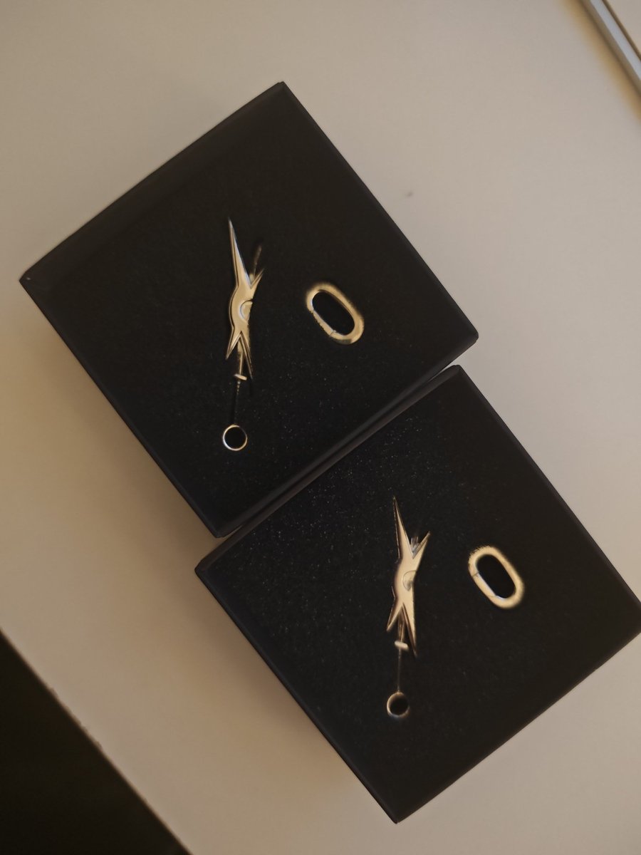 Asking for free G2 Merch every day until I get It tweet media