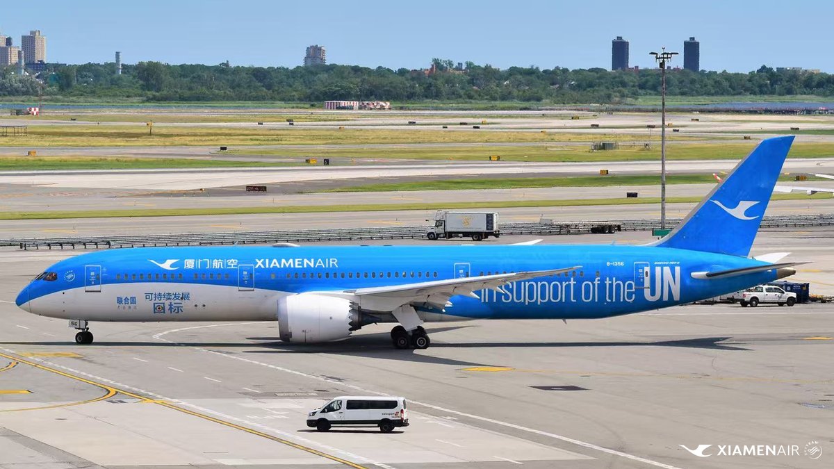 XiamenAirlines's tweet photo. Blue on blue. βοΈπ
The striking UN livery of #XiamenAir captures the sunlight at New York JFK. A perfect harmony of aviation engineering and global commitment.π«
πΈ Photo: Adam Moreira / CC BY-SA 4.0
#UnitedNations #SDGs #flyforbetterworld https://t.co/41jTo7YP2t