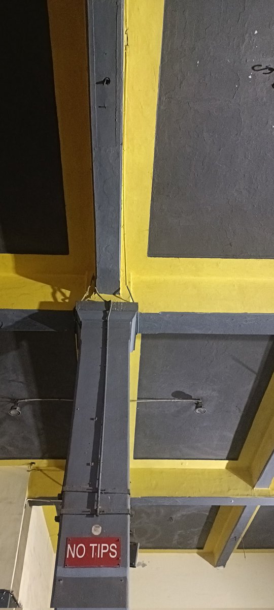 learning49048's tweet image. Nice “heat therapy” experience at the Sleeping Waiting Room of @Delhi Junction Railway Station 🌡️
There is not even a single fan installed here. Truly great passenger comfort! 😅

@RailwaySeva @IRCTCofficial @RailMinIndia @drm_delhi
#DelhiJunction #IndianRailways #PassengerIssue