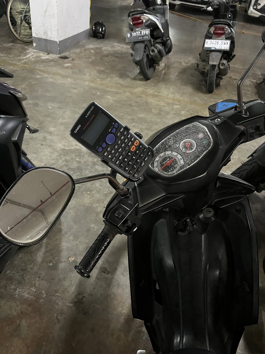 nemu ini di parkiran
ORANG DEPOK PADA KENAPA SIH