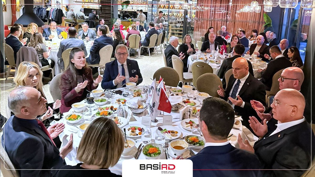 basiad10's tweet photo. Dernek Başkanımız Sayın Selçuk Savaş ve Önceki Dönem Başkanlarımızdan Sayın İsa Tamer Çelik, 07 Mart 2026 Cumartesi günü Bandırma Sanayici ve İş İnsanları Derneği tarafından düzenlenen iftar programına katılım sağlamışlardır. https://t.co/K6kGwsNMfE