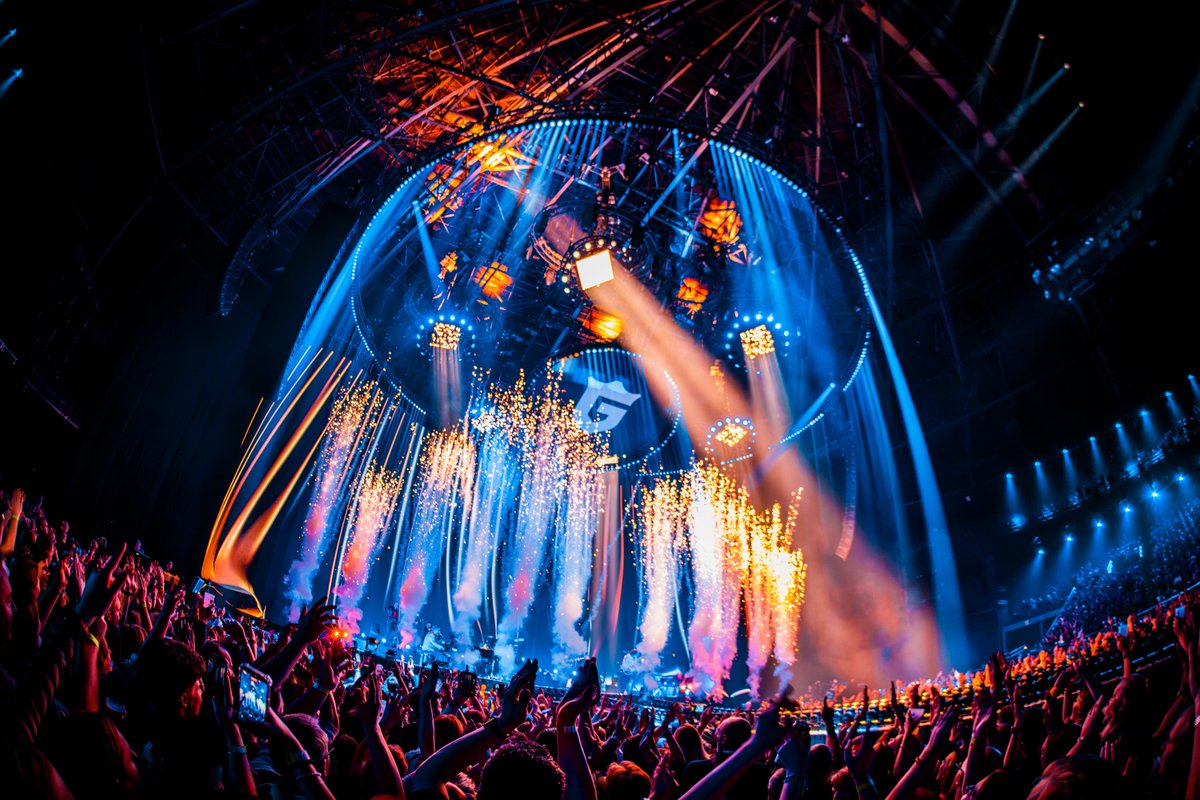 PROLIGHTS tweet media