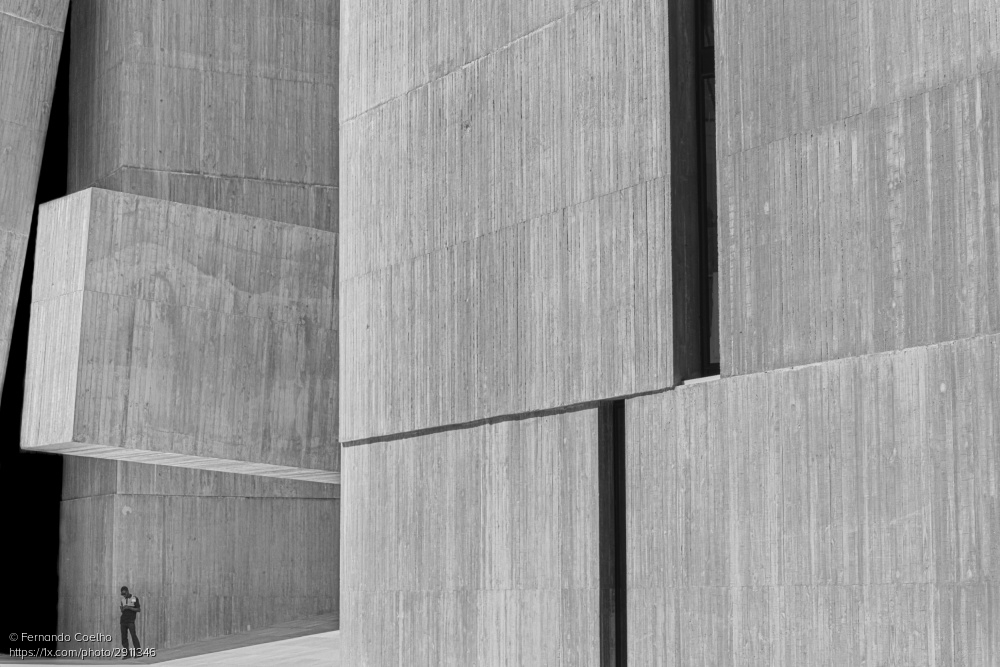 1x_com's tweet image. [111] How and When to Break the Rules: Composition - Part 2 by Editor Fernando Coelho #composition #rules #photography #study #gallery #1xmagazine