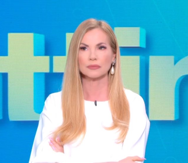 Federica: “Perché c’è come un muro di fronte alla possibilità che Chiara sia stata uccisa in un altro orario? È come se si cercasse di negare l’evidenza…”

BRAVA FEDERICA 👏🏻👏🏻👏🏻

#mattino5 #garlasco