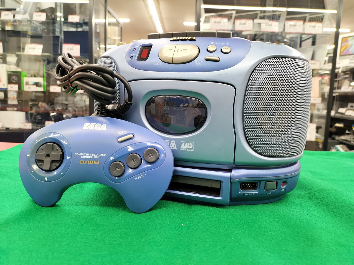 ラジカセ、、、？？ こちら何とゲーム機器なのです！！ メガドライブ