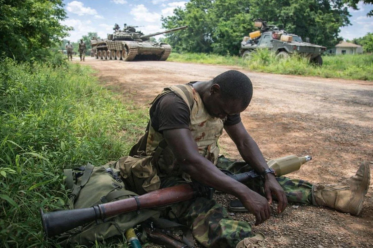 Shaibu_AO's tweet photo. We let politics consume us so deeply.

A soldier who couldn’t sleep day and night because of you and I protecting us died in the line of duty and yet some people mock him just because their candidate lost the election.

Do these same people think our fallen soldiers all voted for the current administration?

And yet, they cheer and show sympathy for US troops in the Middle East, troops whose battles don’t even concern us, but they are quick to mock our own heroes who died defending us.

Pathetic!!!